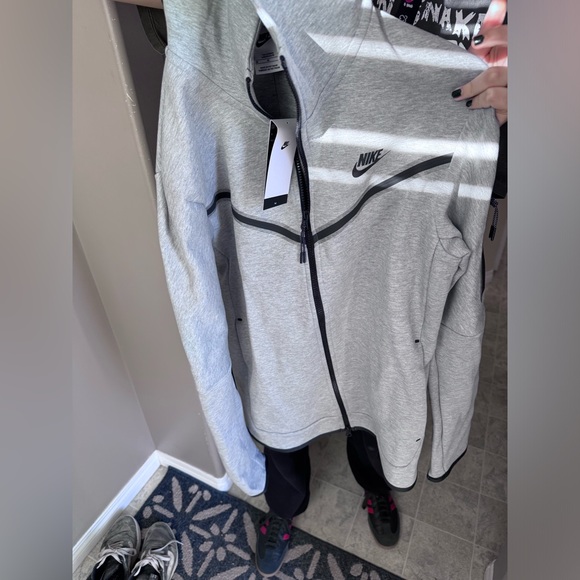 Grey nike tech size medium - Picture 4 of 5